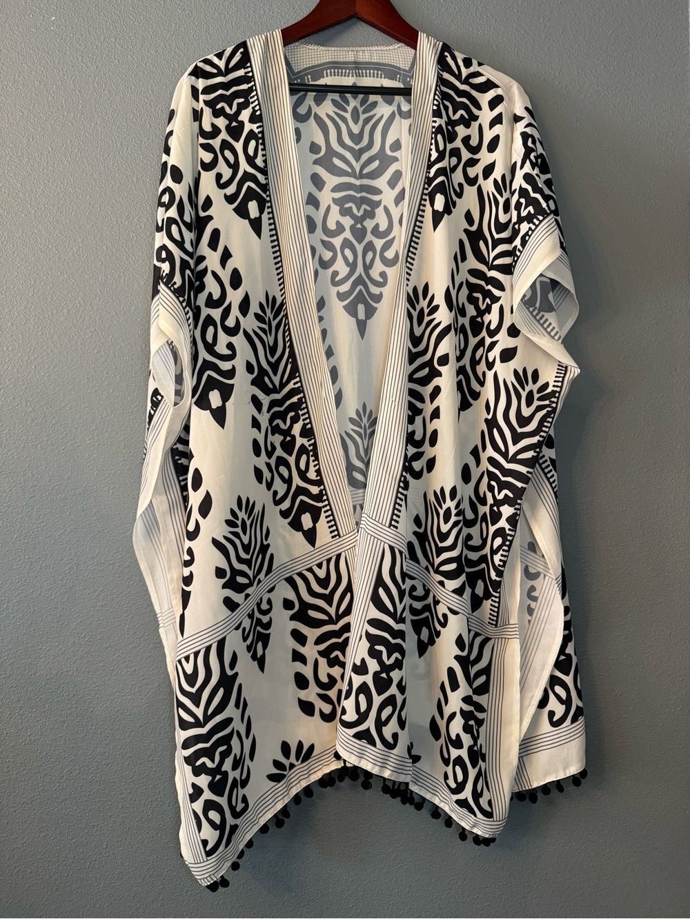 Black and White Patterned Women's Swim Coverup